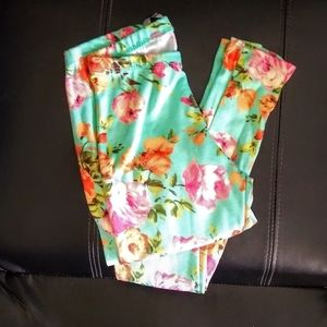 Pretty Rose Floral Spring Yoga Pants 🌼